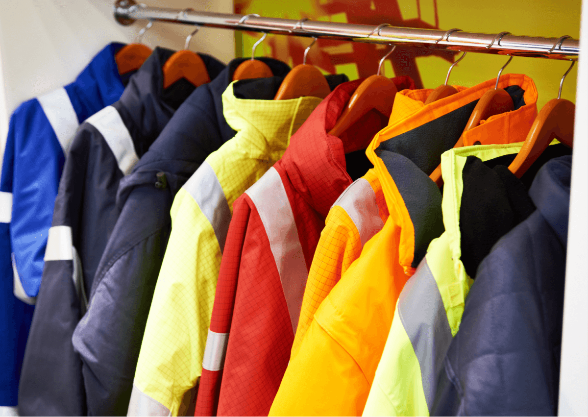 Abbigliamento da lavoro personalizzato 2 scaled